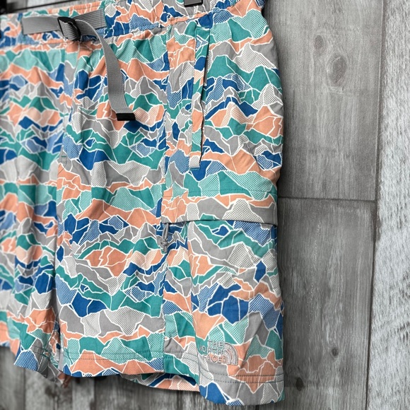 The North Face Men's Printed Class V Belted Shorts [T26] - Picture 9 of 12